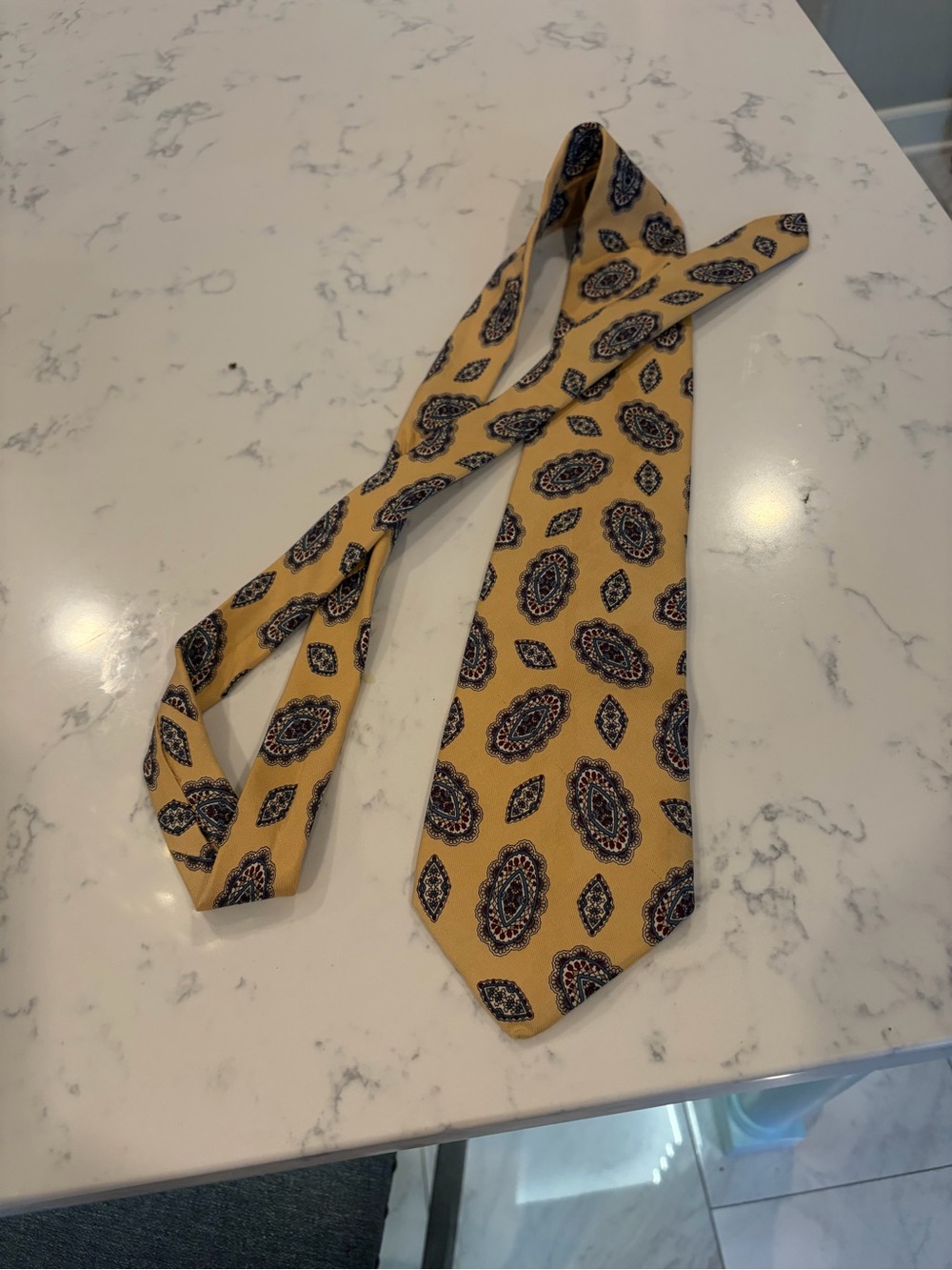 Robert Talbott CARMEL VALLEY men’s  Yellow Paisley Silk Tie